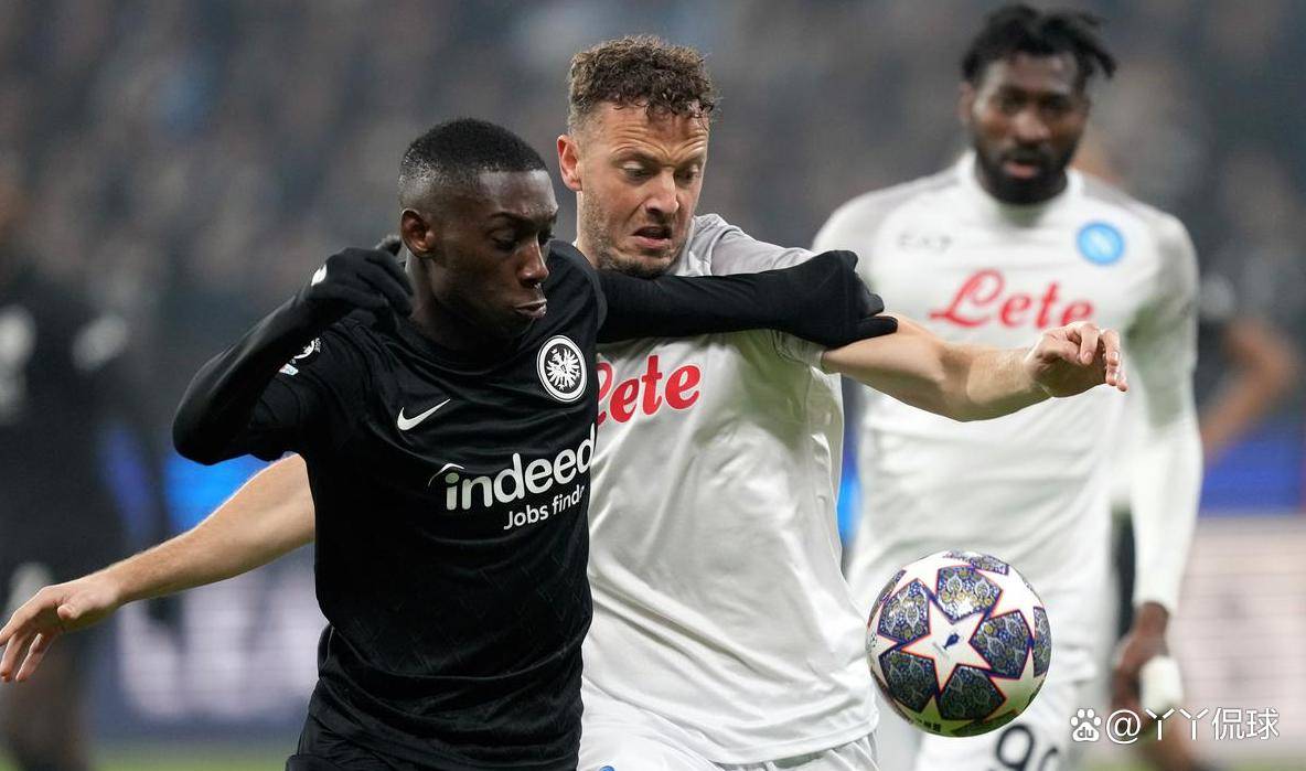包含那不勒斯客战失利，前四名席位岌岌可危的词条